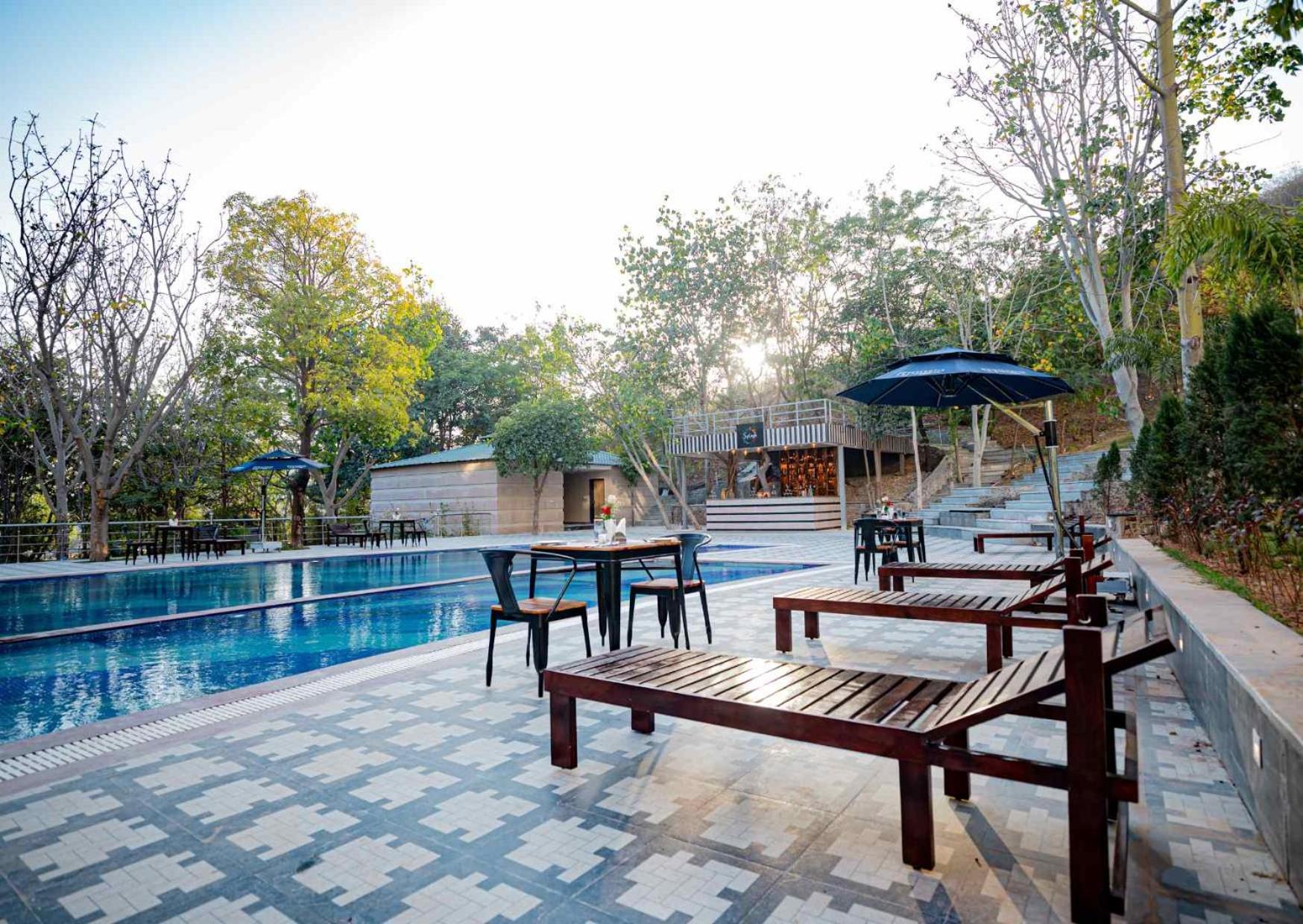 Essentia Luxury Resort & Spa 우다이푸르 외부 사진