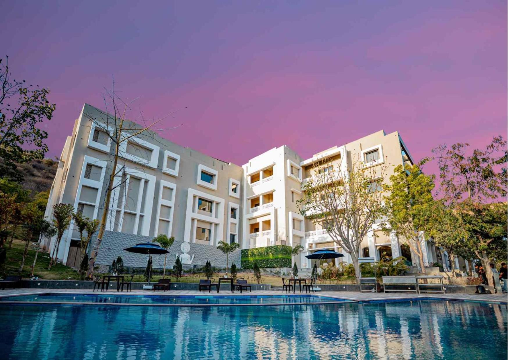 Essentia Luxury Resort & Spa 우다이푸르 외부 사진